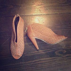 4” Vince Camuto open toe leather booties size 9